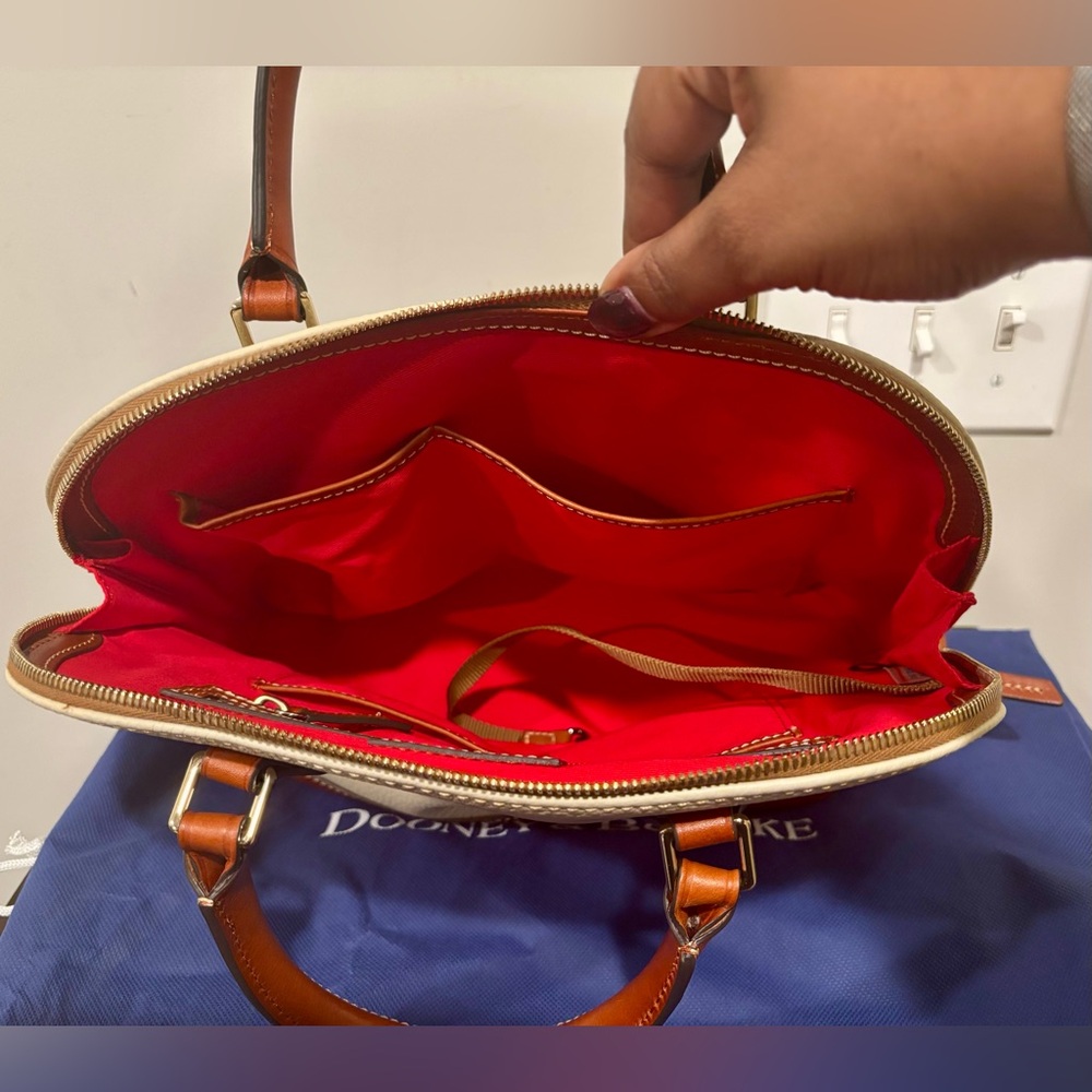 🌟Authentic Dooney & Bourke Pebble Grain Zip Zip Satchel 🌟 - Picture 8 of 11
